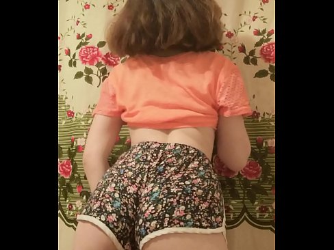 ❤️ Sexy matashin jariri yana cire guntun wando a kyamara ️❌ Batsa ❌️❤