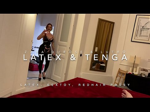❤️ Jaruma mai jajayen kaya sanye da rigar latex mai cin duri ️❌ Batsa ❌️❤